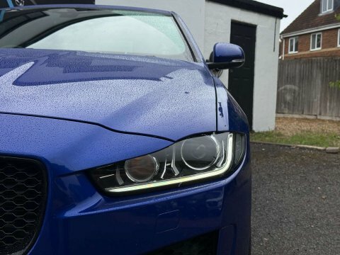 Jaguar XE 2.0D Portfolio Saloon Red #12