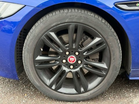 Jaguar XE 2.0D Portfolio Saloon Red #38