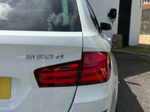 BMW 5 Series Se White #29