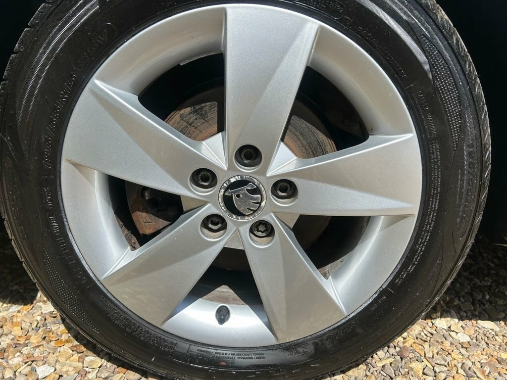 Skoda Fabia 1.0 Se Mpi 74 Bhp Blue #11