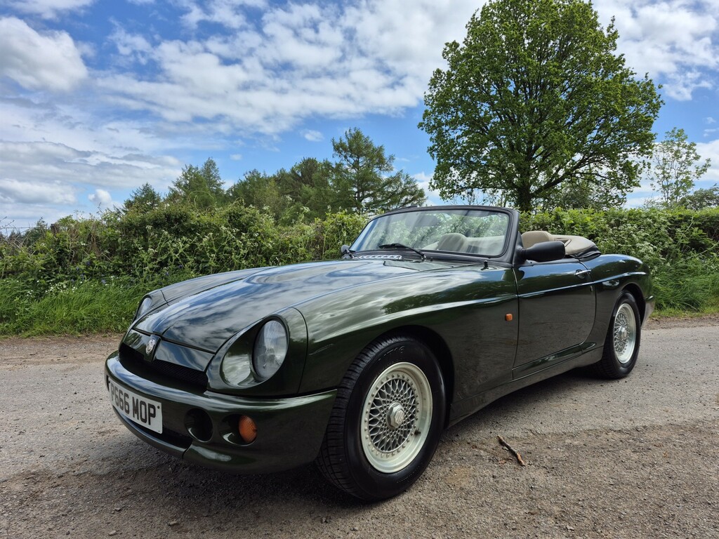 MG RV8 Convertible Mgr 1997 P666MOP Green