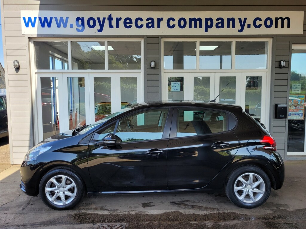Peugeot 208 1.2 Puretech Active Black