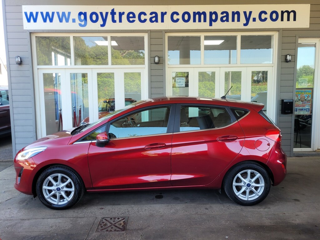 Ford Fiesta 1.1 Ti-vct Zetec Red
