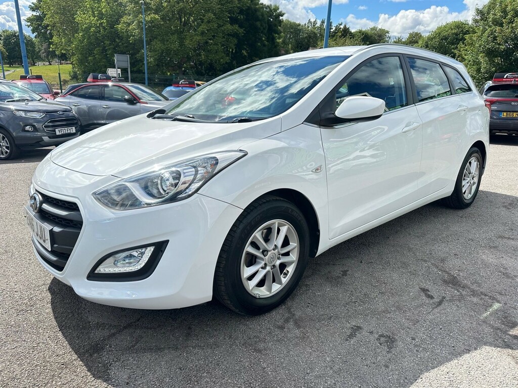 Hyundai I30 1.6 Crdi Blue Drive Se Tourer Euro 6 Ss White #3