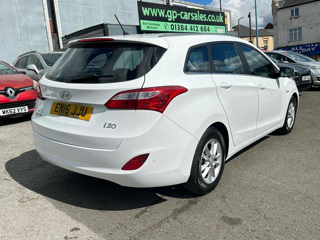 Hyundai I30 1.6 Crdi Blue Drive Se Tourer Euro 6 Ss White #4