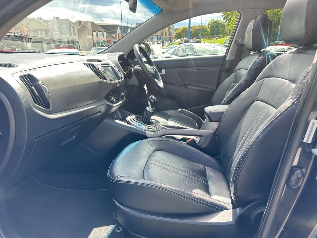 Kia Sportage 1.7 Axis White #16