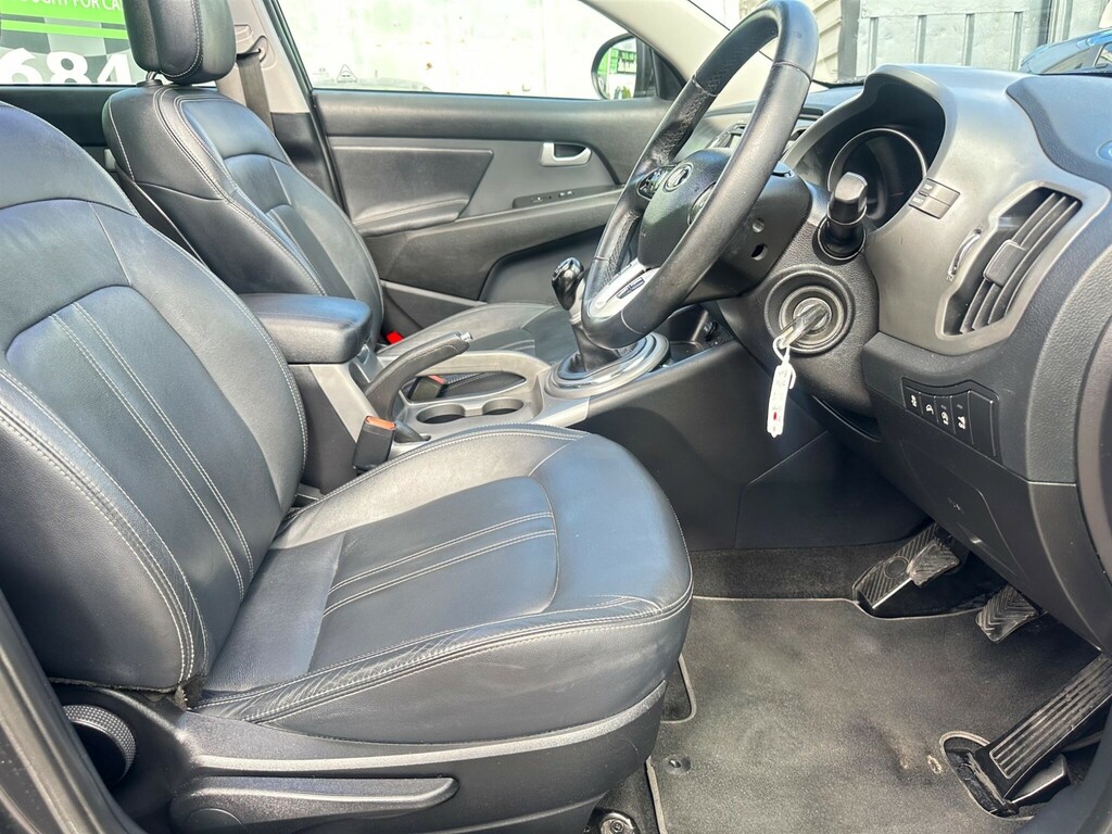 Kia Sportage 1.7 Axis White #19