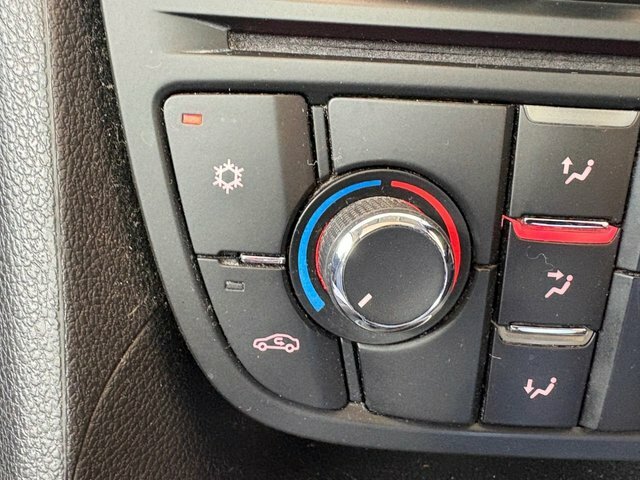 Vauxhall Meriva 1.4I Turbo Se Mpv Euro 6 120 Ps Red #4