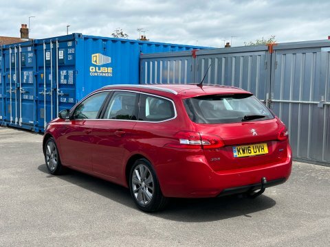 Peugeot 308 SW Puretech S S Red #4