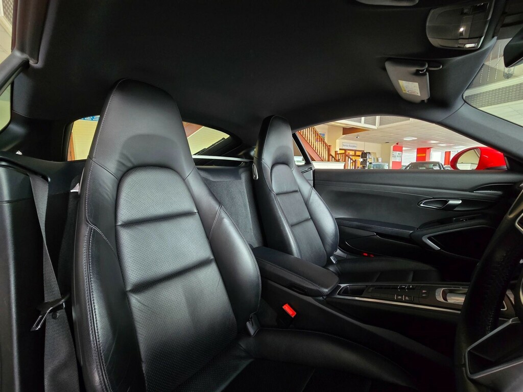 Porsche 718 Cayman Coupe White #25