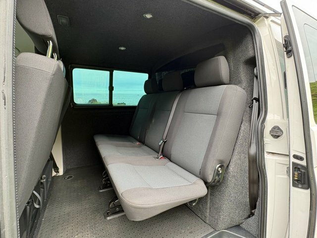 Volkswagen Transporter 2.0 Tdi Bmt 150 Highline Kombi Van Black #15