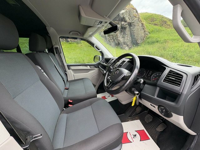 Volkswagen Transporter 2.0 Tdi Bmt 150 Highline Kombi Van Black #11