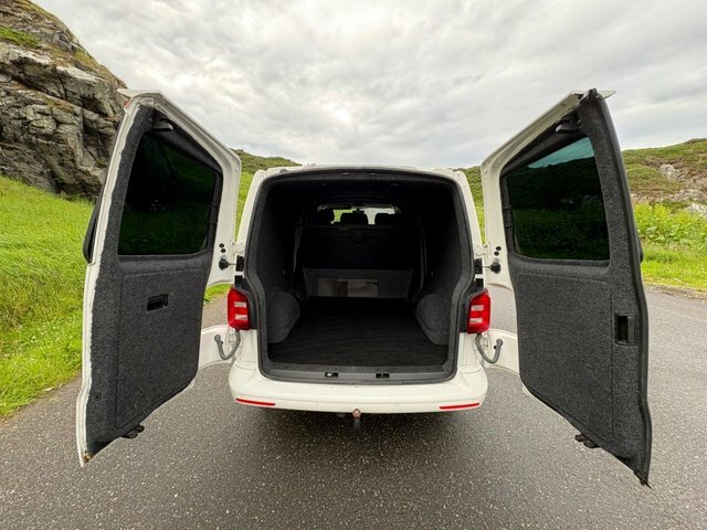 Volkswagen Transporter 2.0 Tdi Bmt 150 Highline Kombi Van Black #18