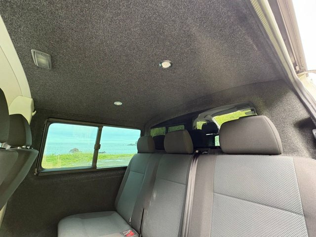 Volkswagen Transporter 2.0 Tdi Bmt 150 Highline Kombi Van Black #16