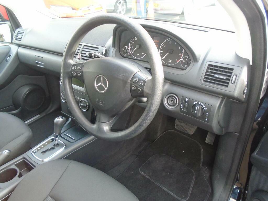 Mercedes-Benz A Class 1.5 A160 Classic Se Cvt Black #2