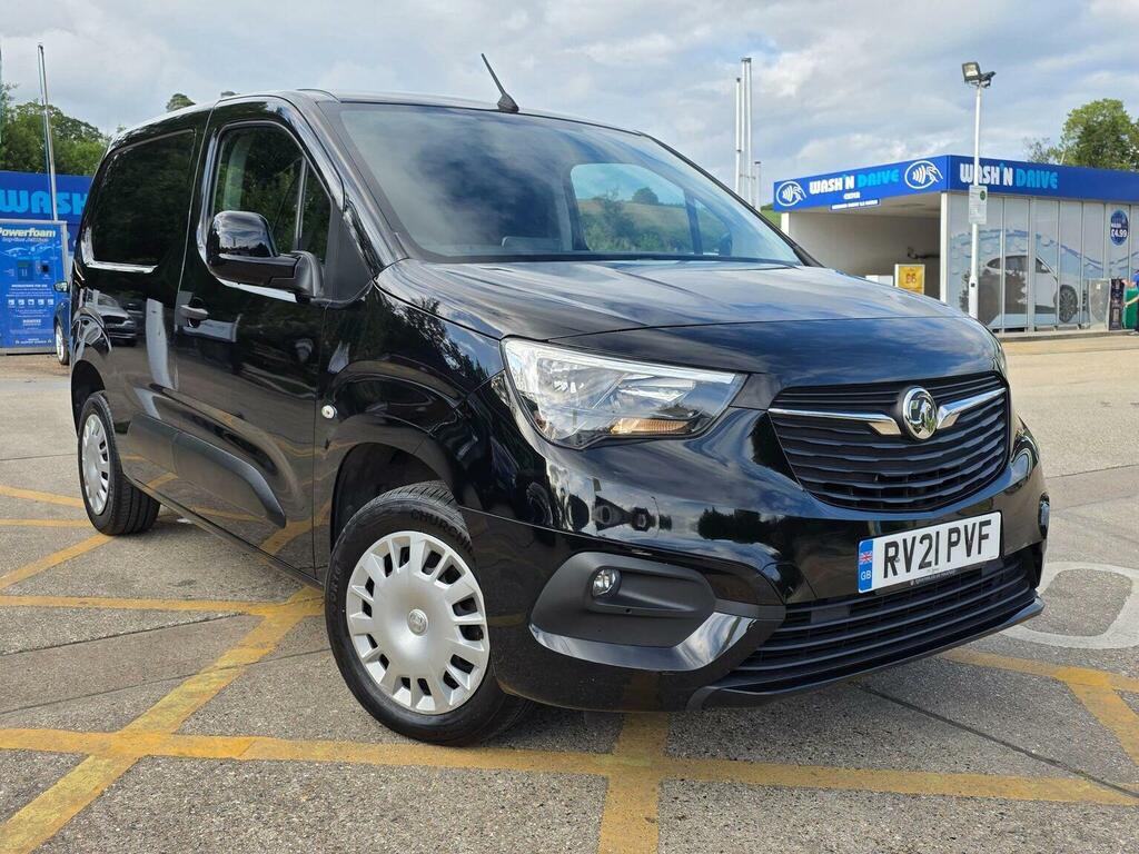 Vauxhall Combo 1.5 Turbo D 2300 Sportive L1 H1 Euro 6 Black
