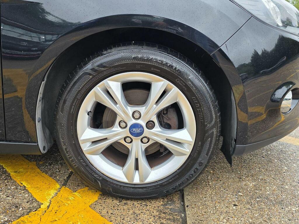 Ford Focus Hatchback Silver #111
