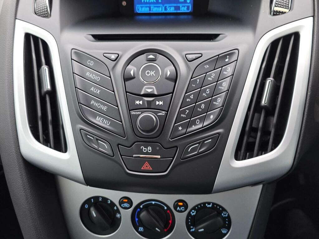 Ford Focus Hatchback Silver #54