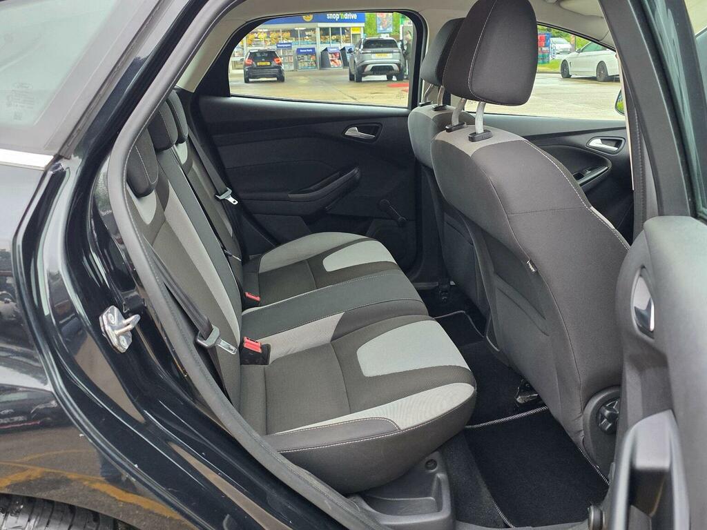 Ford Focus Hatchback Silver #89