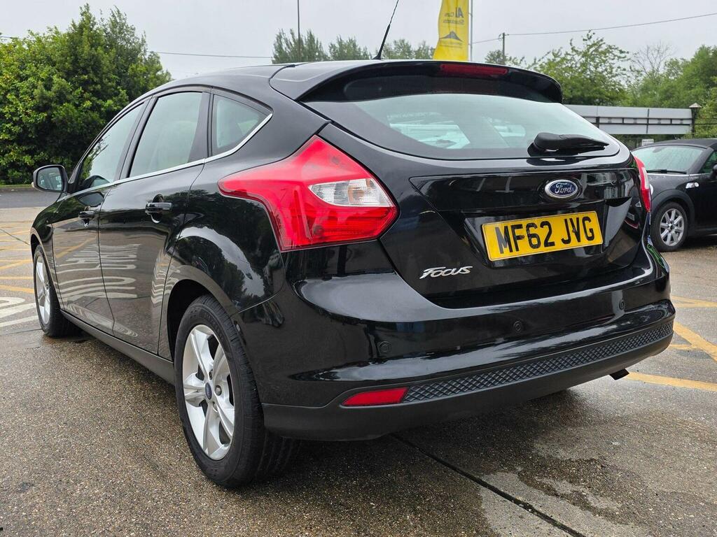 Ford Focus Hatchback Silver #8