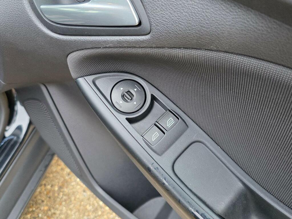 Ford Focus Hatchback Silver #66