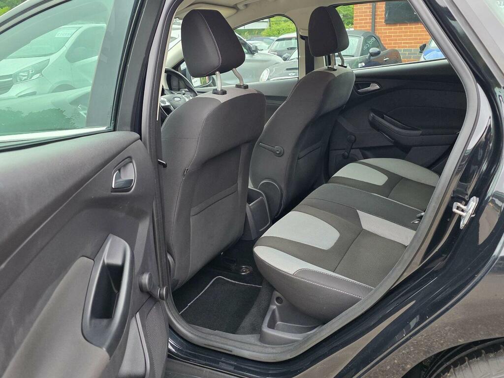 Ford Focus Hatchback Silver #92