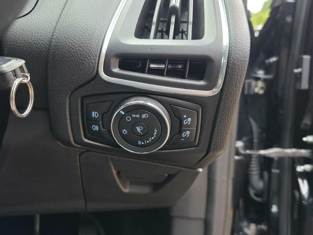 Ford Focus Hatchback Silver #36