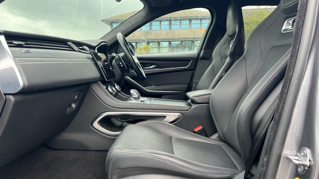 Jaguar F-Pace 3.0 D300 R-dynamic Hse Awd Grey #3
