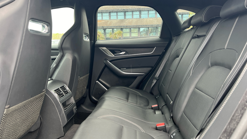 Jaguar F-Pace 3.0 D300 R-dynamic Hse Awd Grey #4
