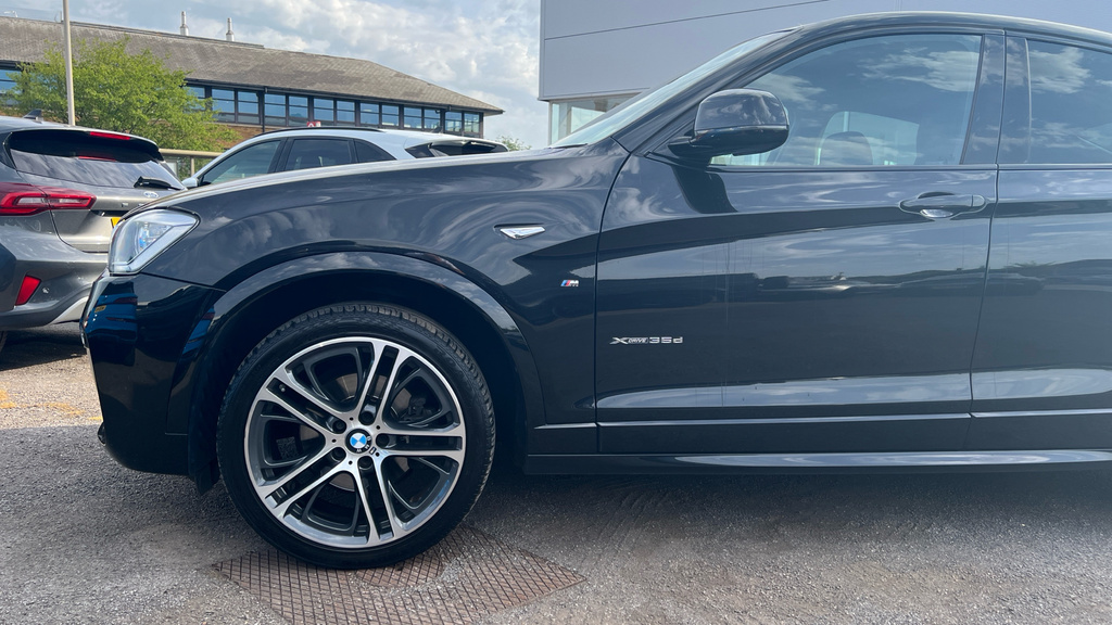 BMW X4 M M Sport Black #32