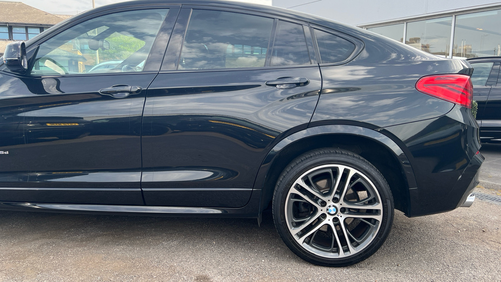 BMW X4 M M Sport Black #33