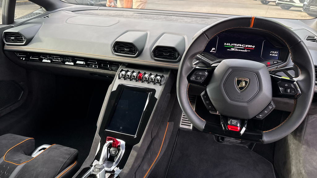 Lamborghini Huracan Sto  #7
