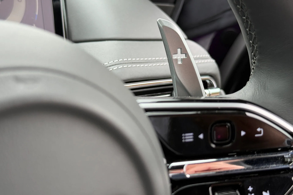 Aston Martin DB12 Coupe Purple #5