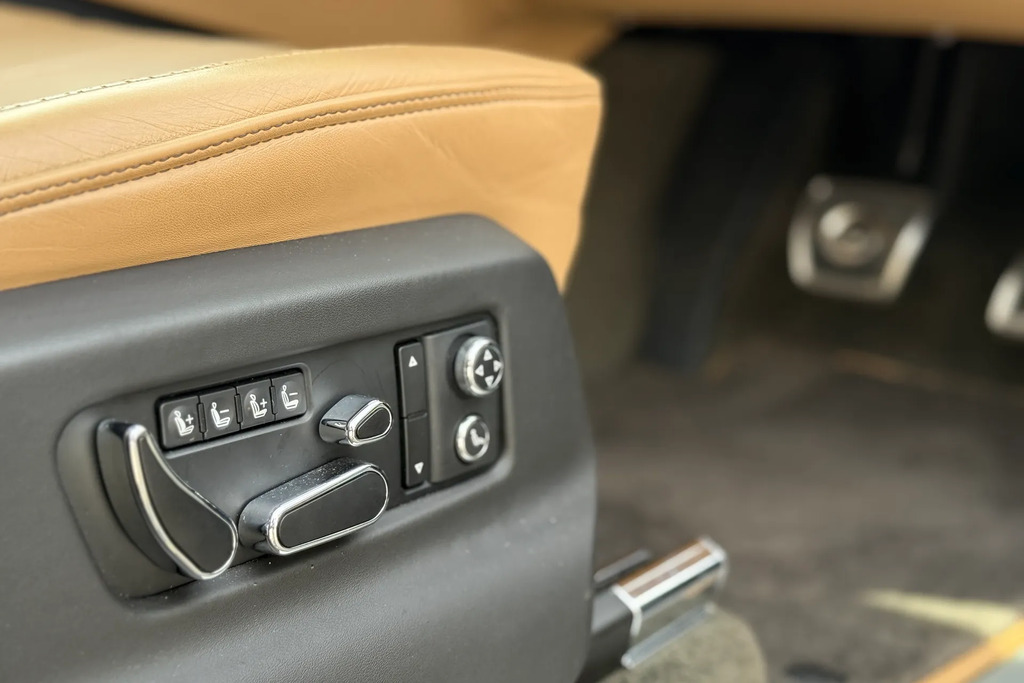 Bentley Bentayga 4.0 V8 Black #4