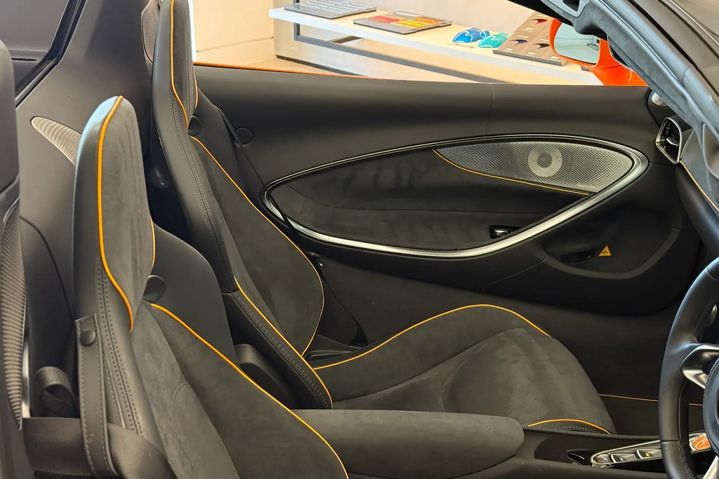 McLaren Artura V6 Phev 700 Ssg RJ25DKK Red #11