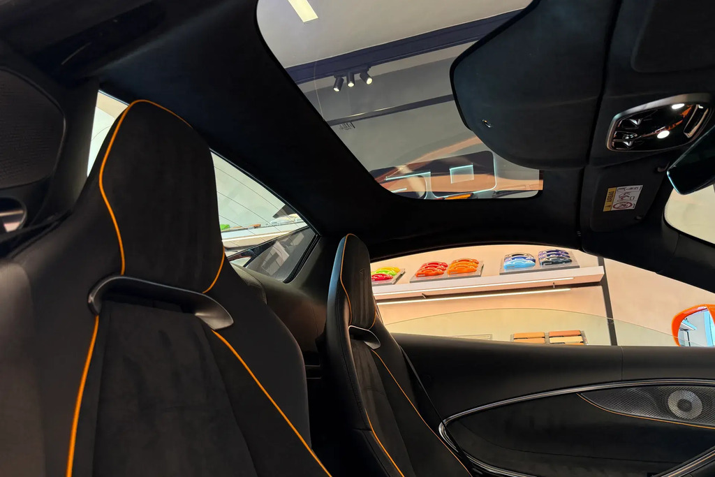 McLaren Artura V6 Phev 700 Ssg RJ25DKK Red #16
