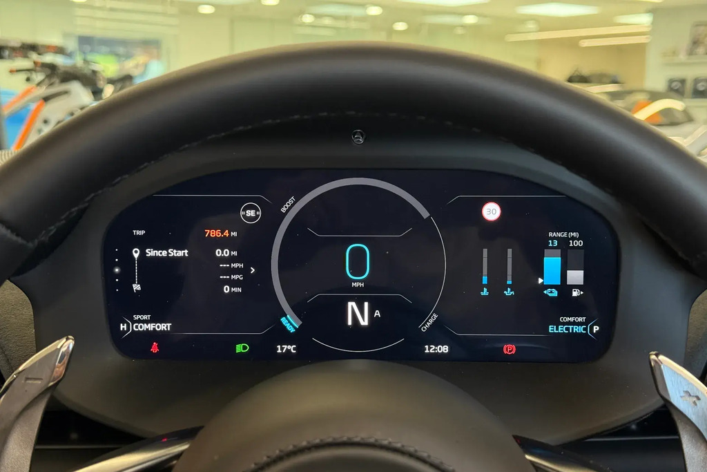 McLaren Artura V6 Phev 700 Ssg RJ25DKK Red #22