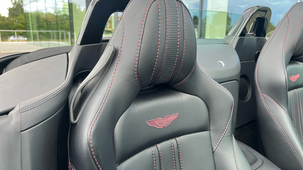 Aston Martin V8 Vantage Roadster Roadster Black #5