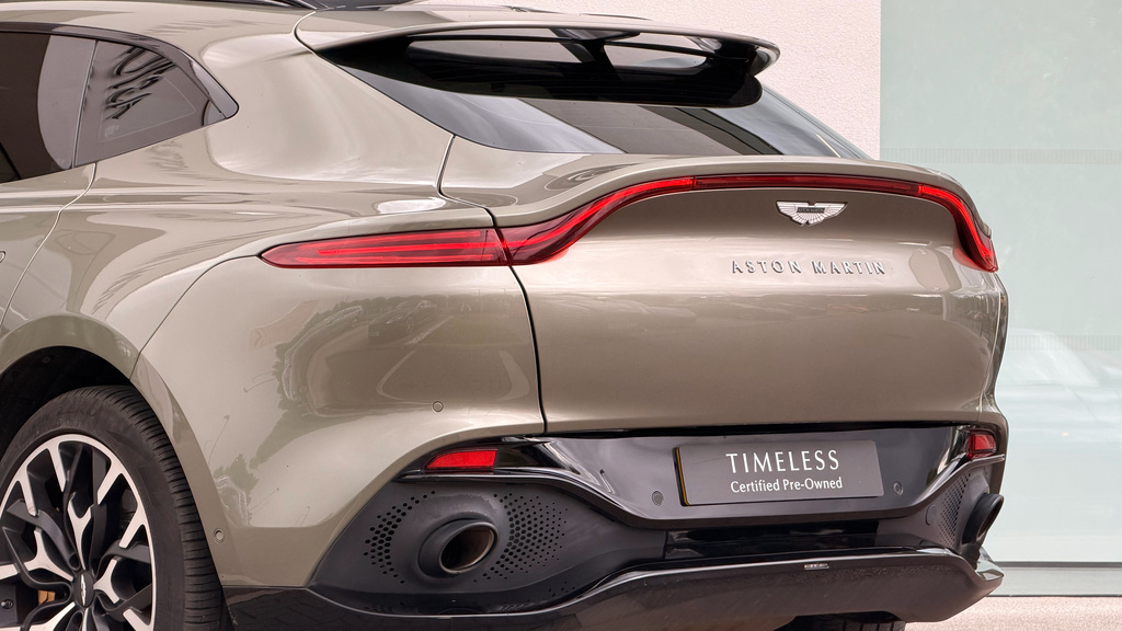 Aston Martin DBX V8 550 Green #28