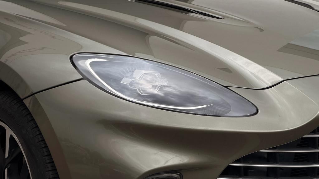 Aston Martin DBX V8 550 Green #17