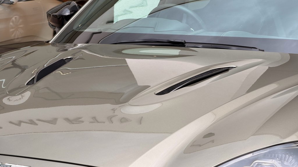 Aston Martin DBX V8 550 Green #21