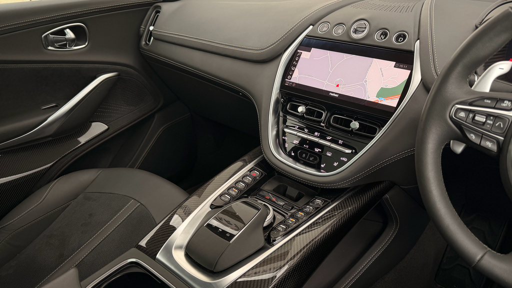 Aston Martin DBX V8 550 Green #40