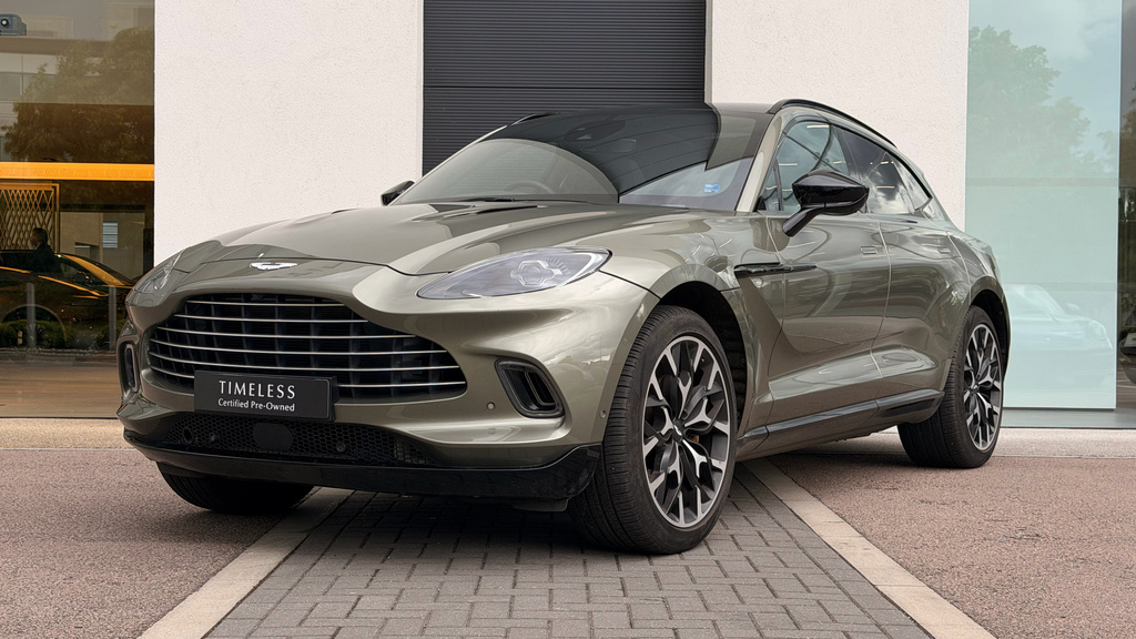 Aston Martin DBX V8 550 Green #24