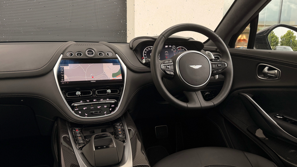 Aston Martin DBX V8 550 Green #45