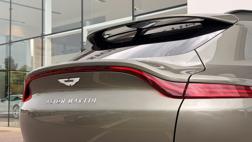 Aston Martin DBX V8 550 Green #32