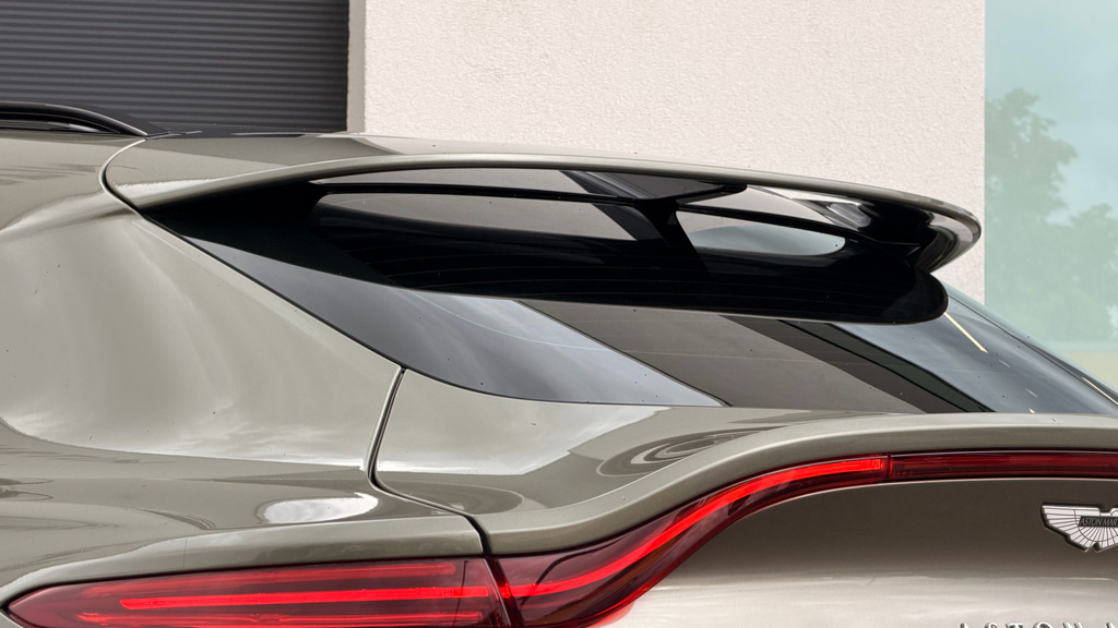 Aston Martin DBX V8 550 Green #31