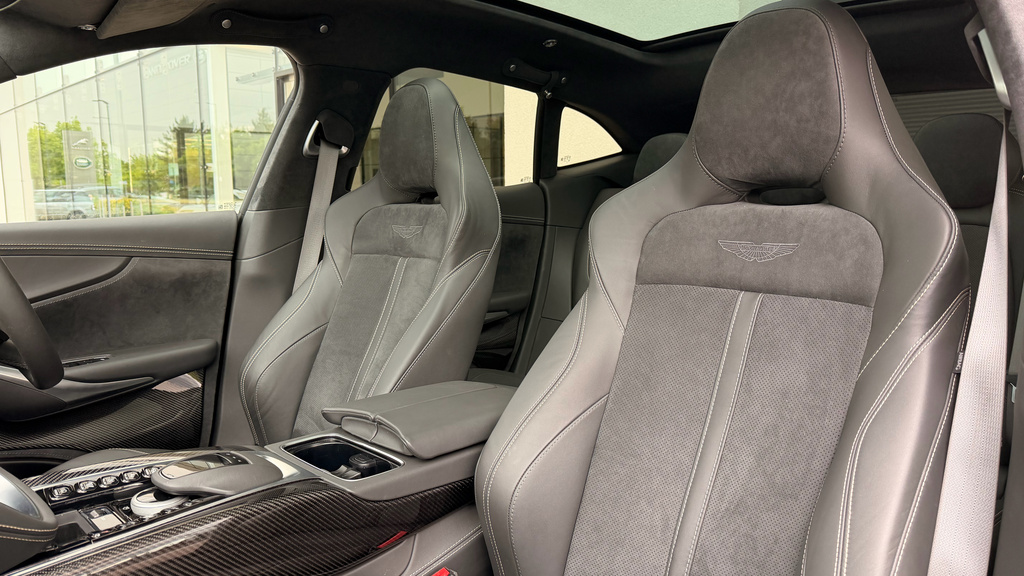 Aston Martin DBX V8 550 Green #47