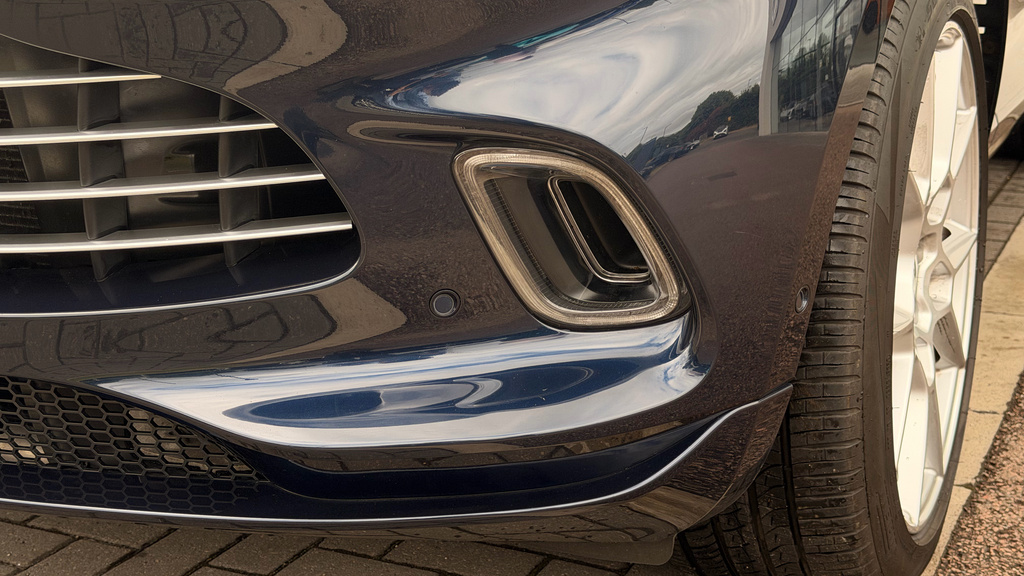Aston Martin DBX V8 550  #22