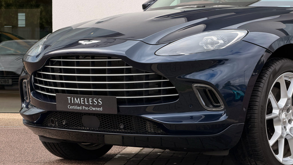 Aston Martin DBX V8 550  #24