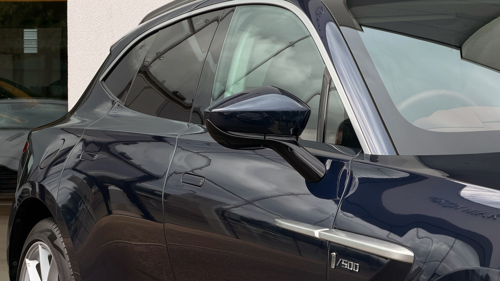 Aston Martin DBX V8 550  #18